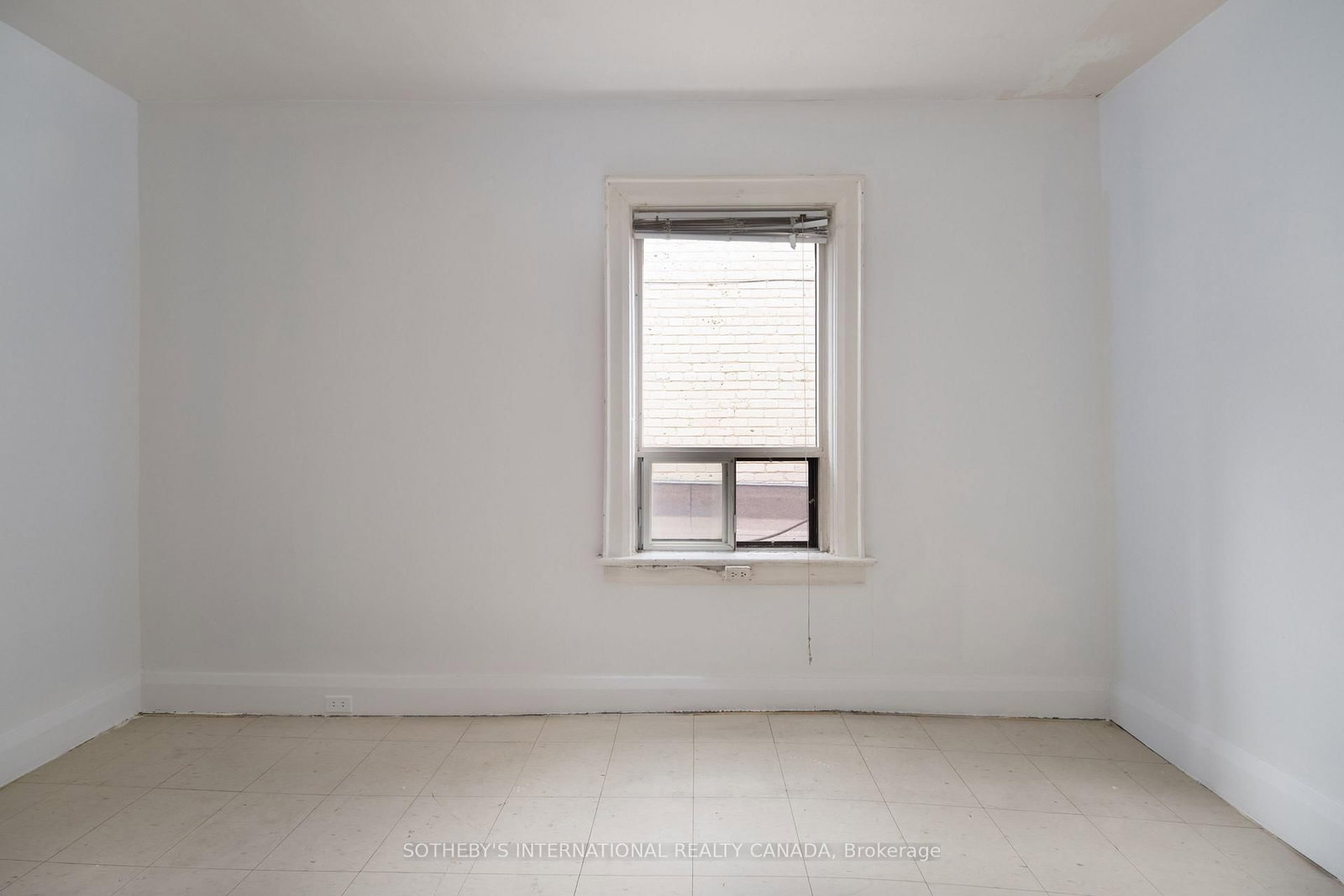 641 St Clair Avenue W - Photo 14