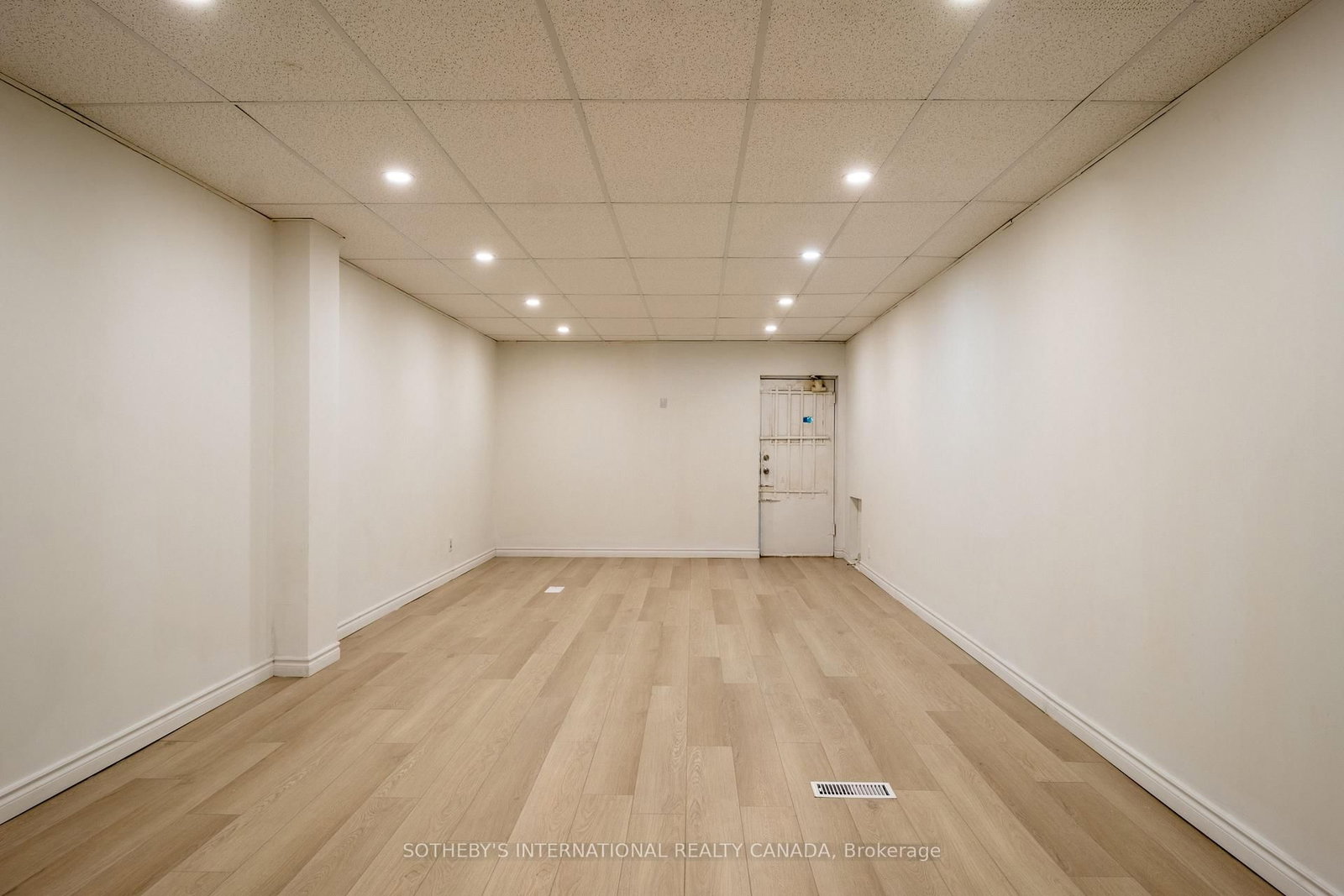641 St Clair Avenue W - Photo 8