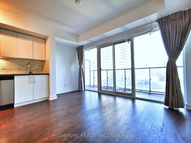 2006 - 58 Orchard View Boulevard