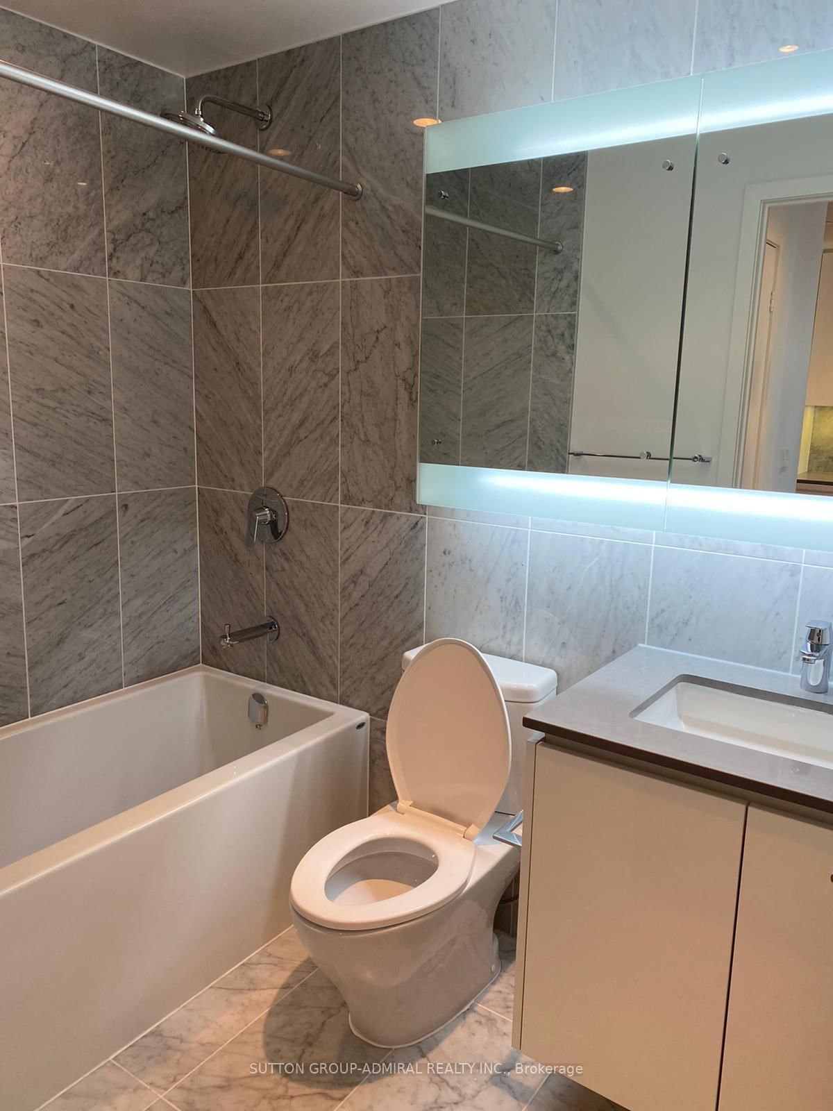 115 McMahon Drive, Unit 808 - Photo 4