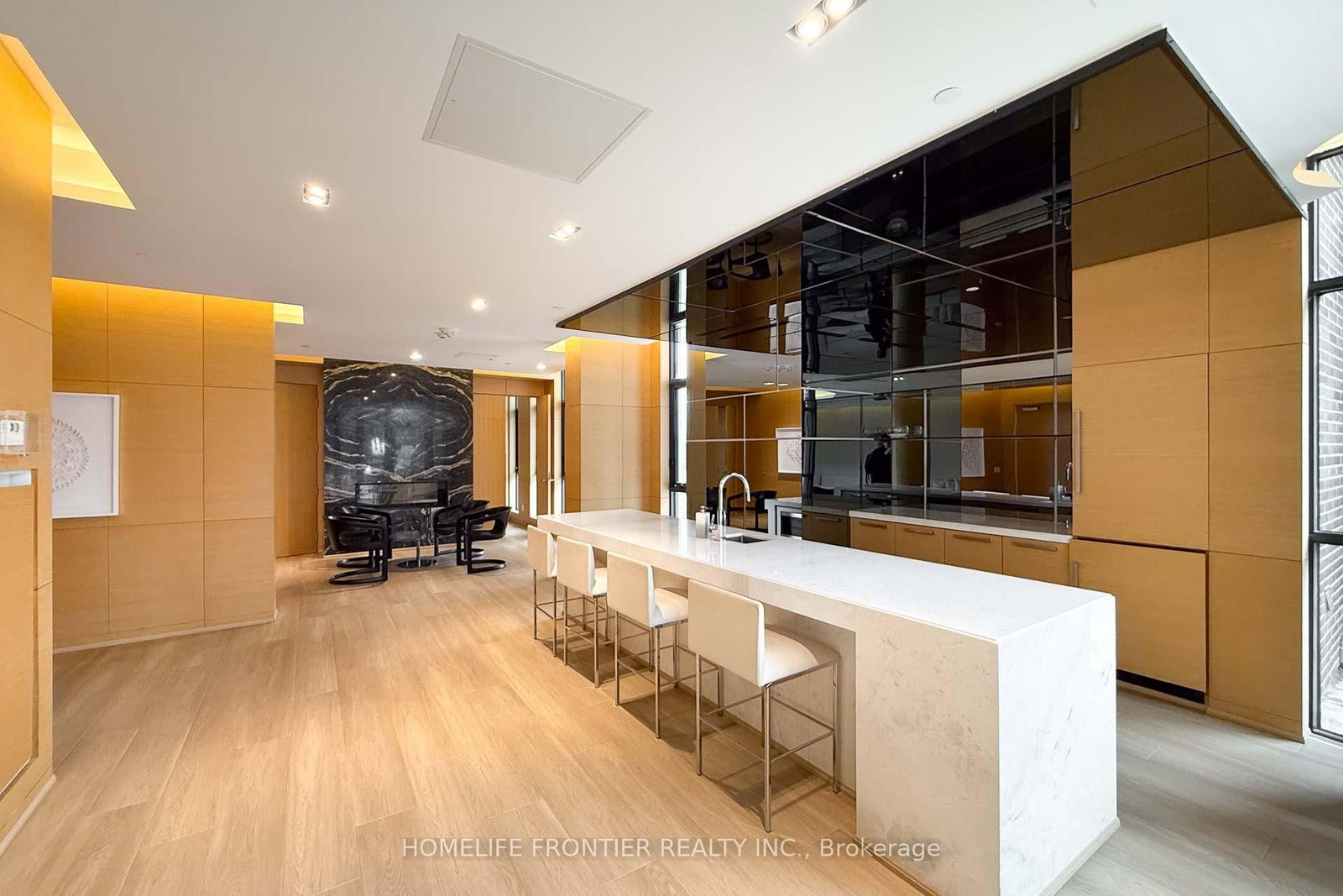 99 The Donway W • #222 • Toronto, ON photo 35