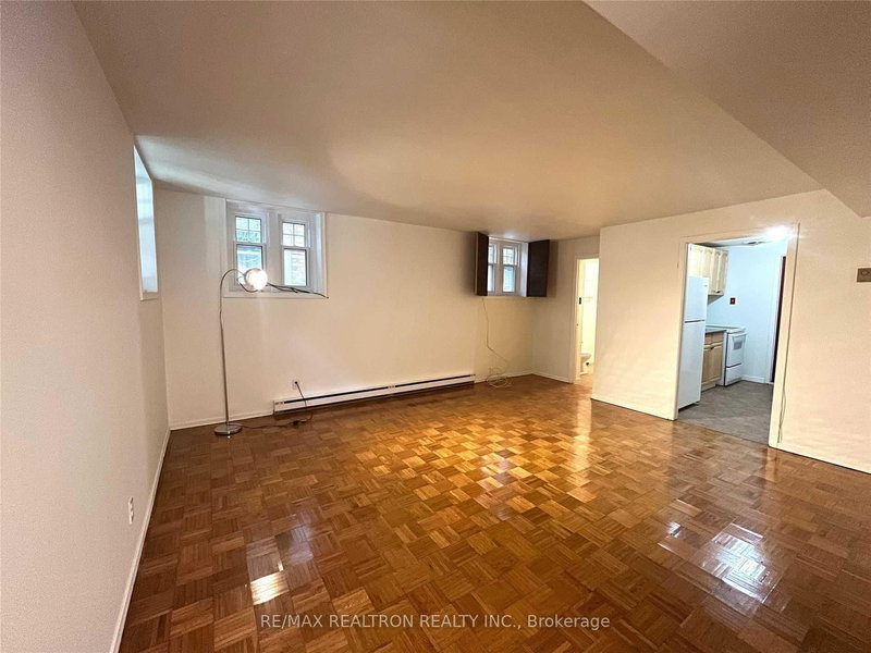 B - 485 Oriole Pkwy, Toronto, M5P 2H9 | Image 3