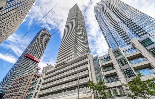 1802 - 2221 Yonge Street