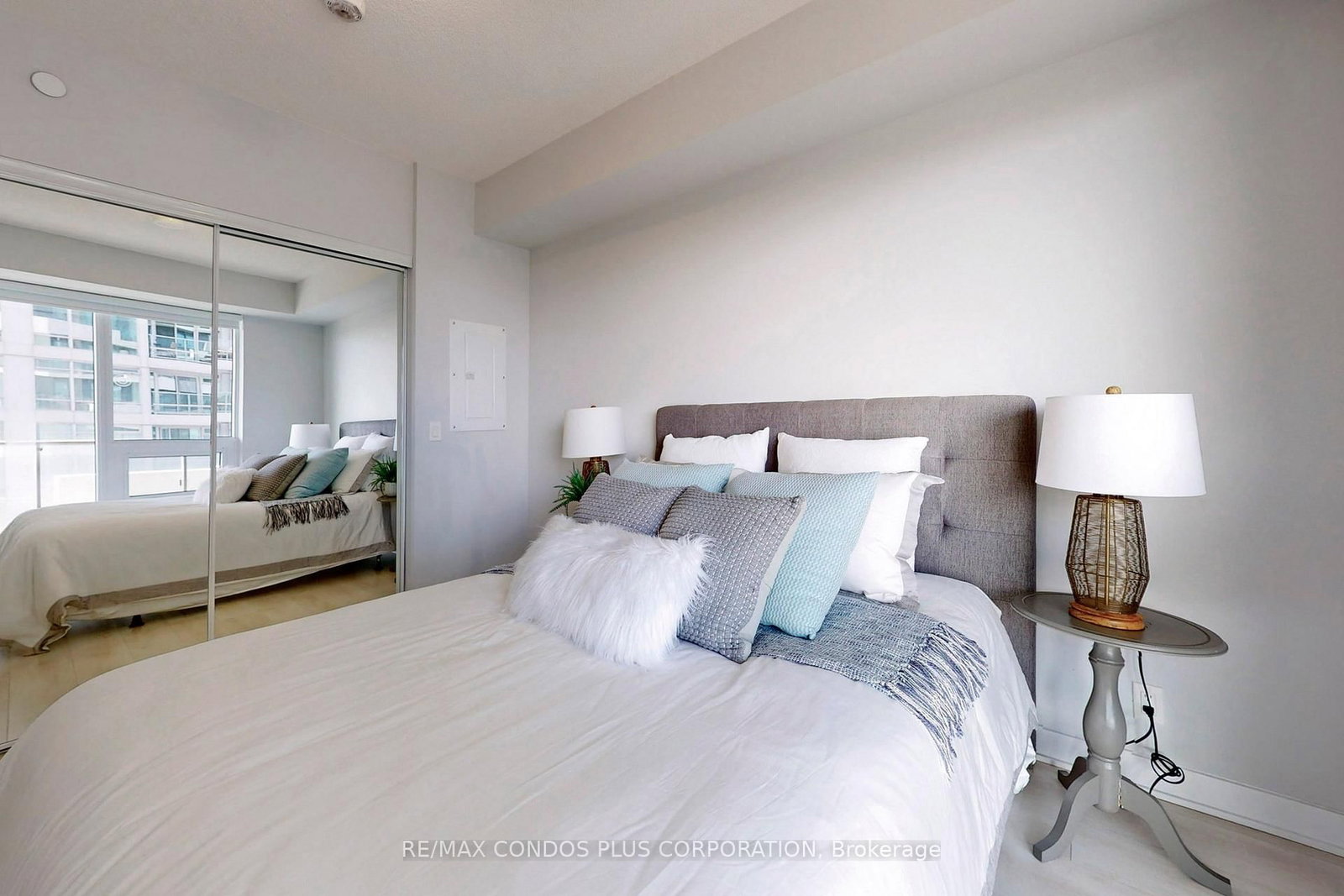 2221 Yonge Street, Unit 2006 - Photo 11