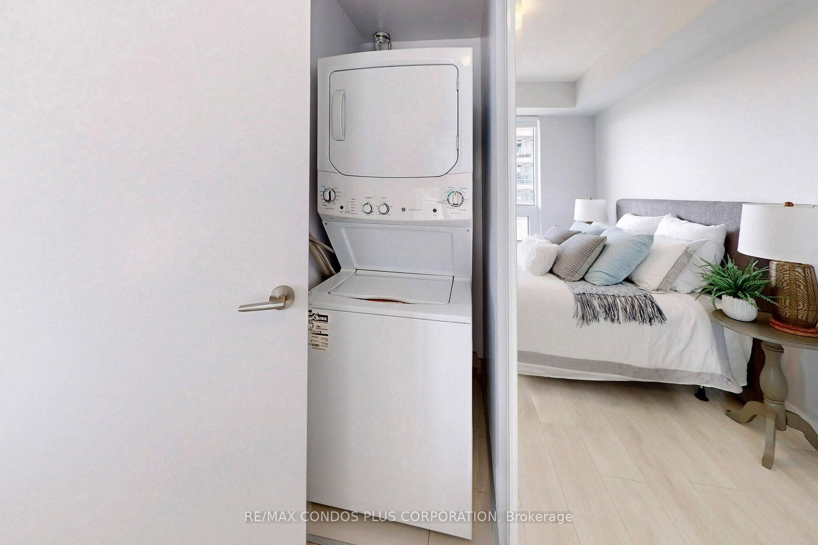 2221 Yonge Street, Unit 2006 - Photo 15