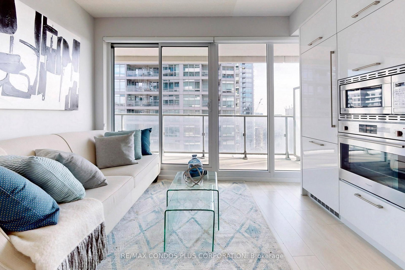 2221 Yonge Street, Unit 2006 - Photo 2