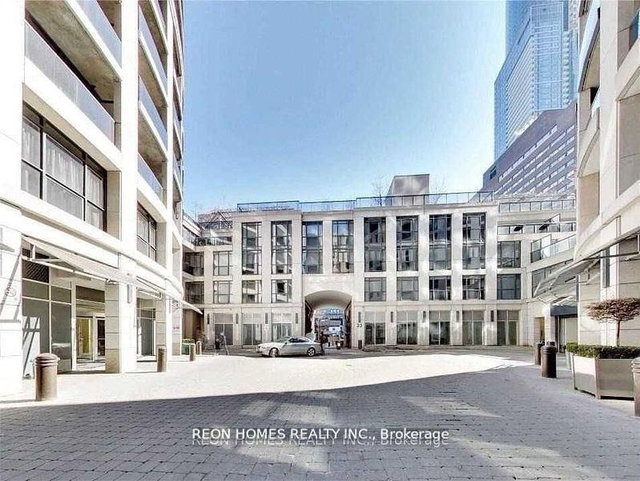 1402 - 21 Carlton Street