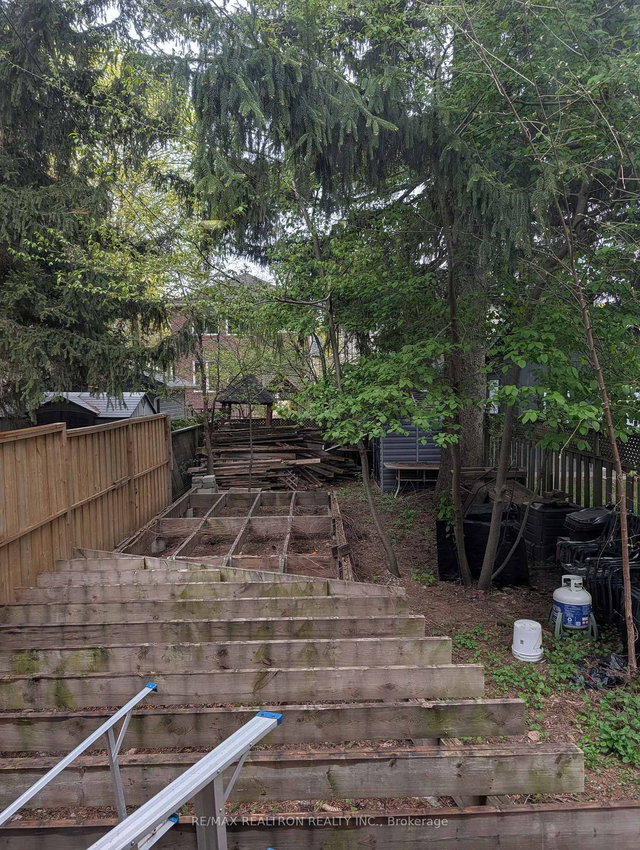18 Thurston Road