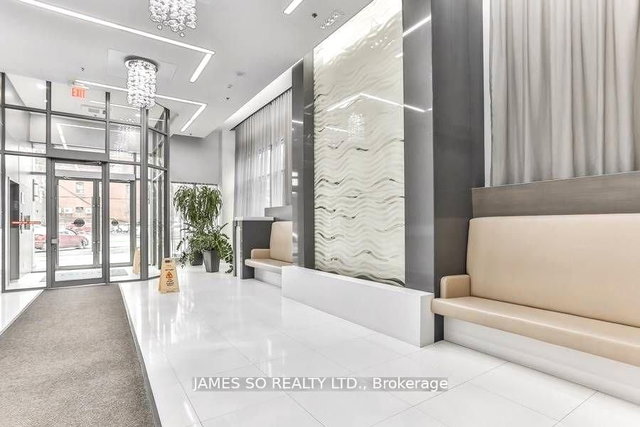 1102 - 530 St Clair Avenue W