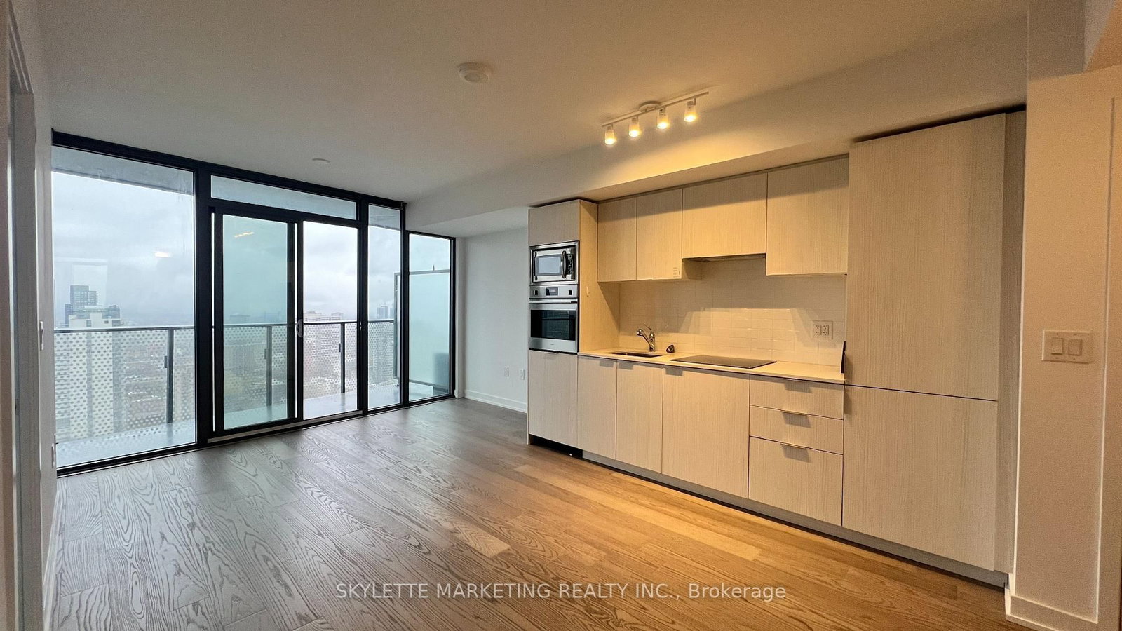 11 Wellesley Street W, Unit 3201