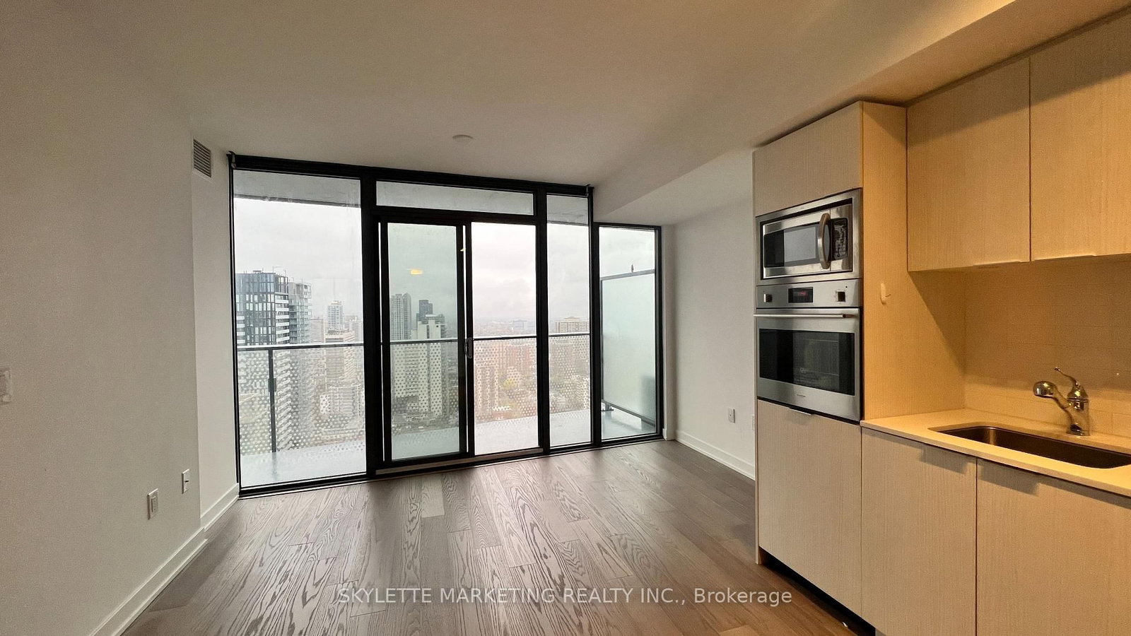 11 Wellesley Street W, Unit 3201 - Photo 6