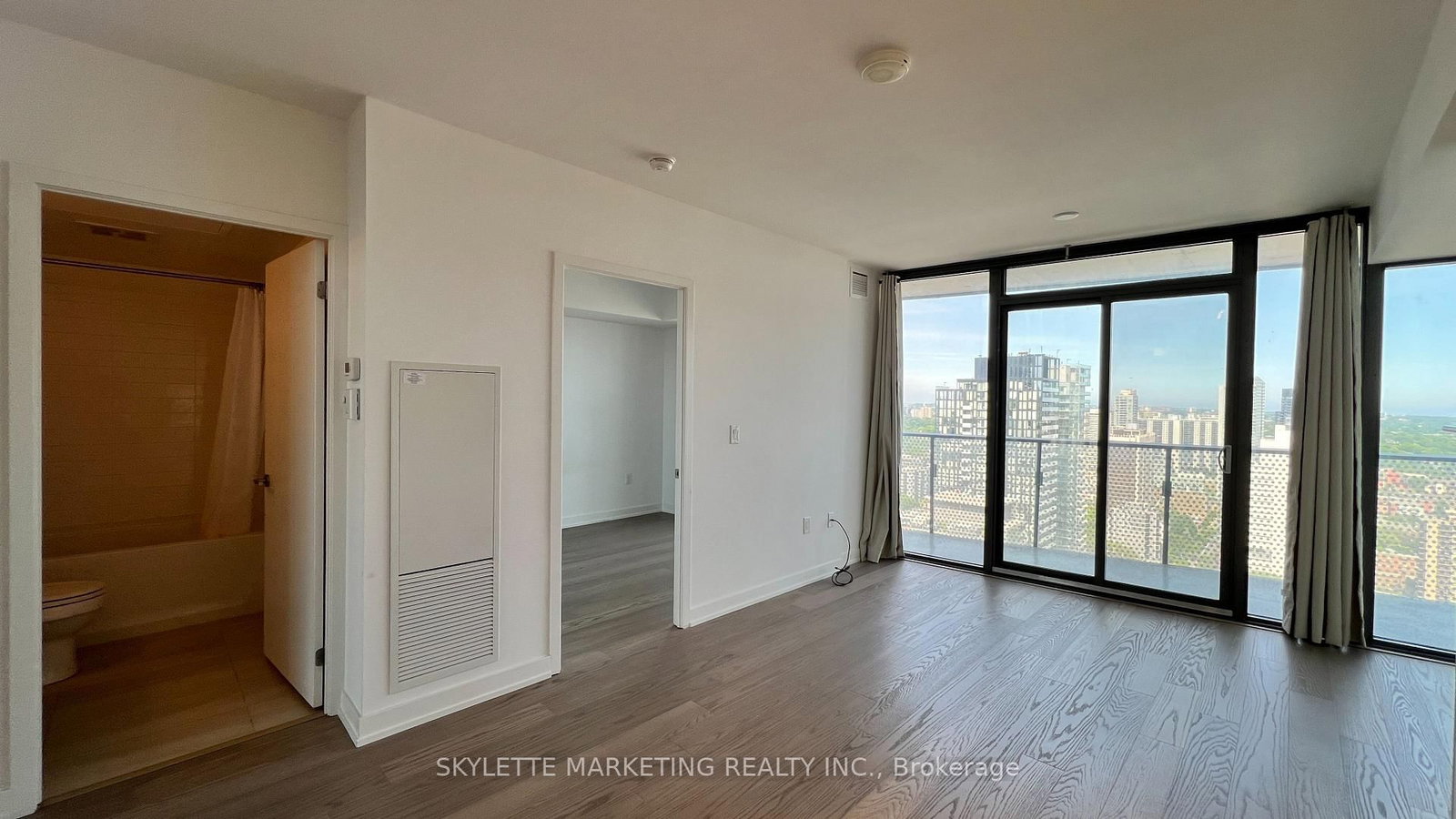11 Wellesley Street W, Unit 3201 - Photo 8