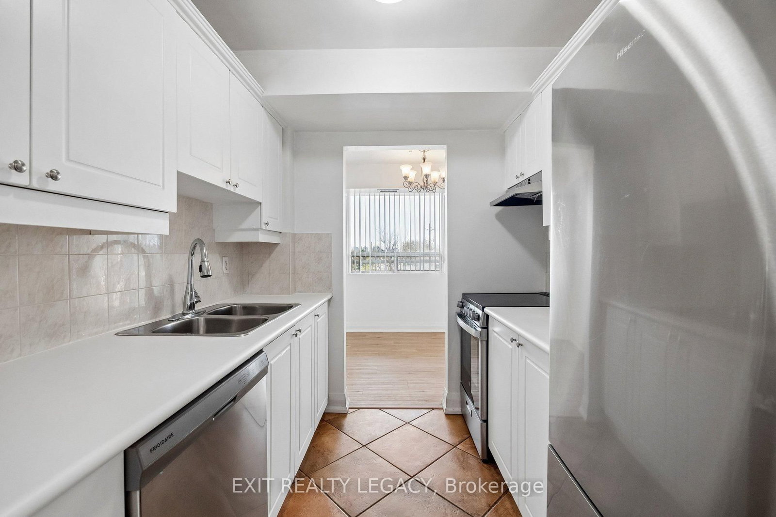 555 Wilson Hts Boulevard, Unit 304 - Photo 10