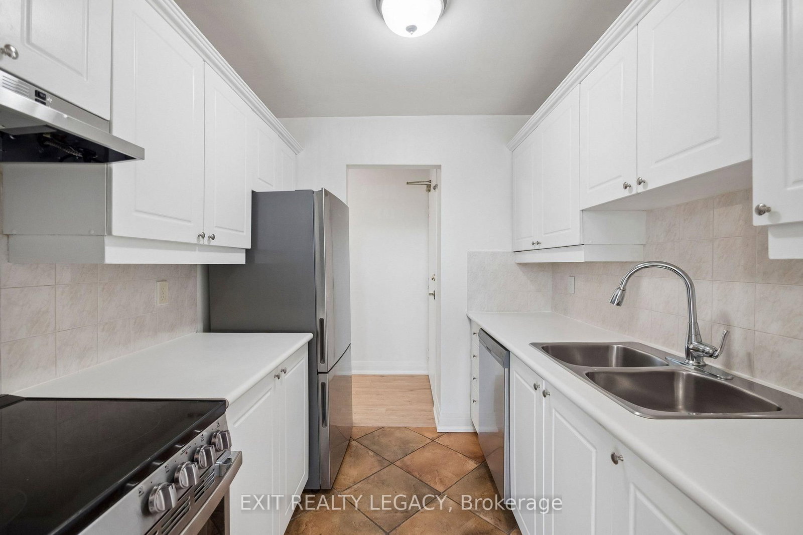 555 Wilson Hts Boulevard, Unit 304 - Photo 11