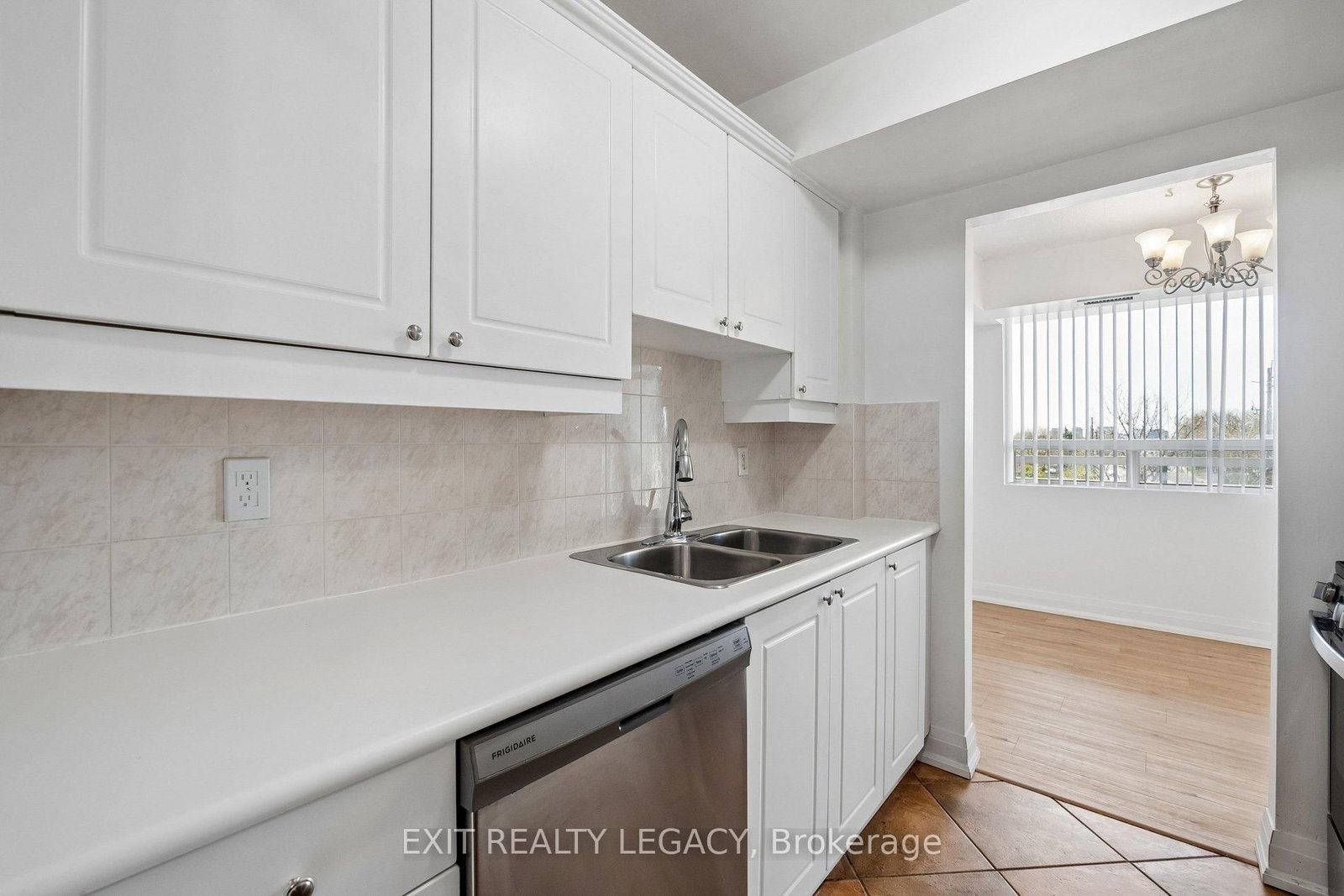 555 Wilson Hts Boulevard, Unit 304 - Photo 14