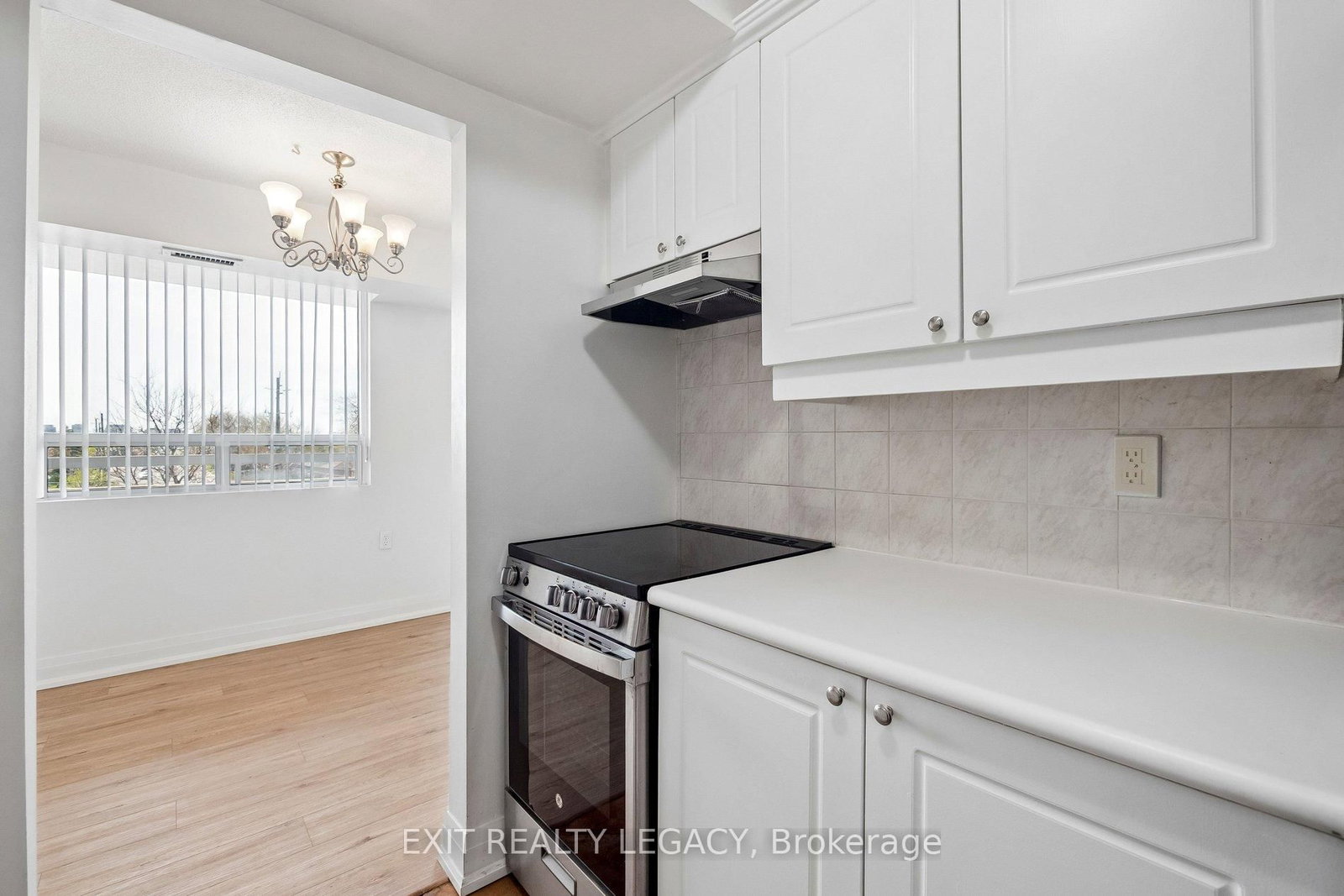 555 Wilson Hts Boulevard, Unit 304 - Photo 15