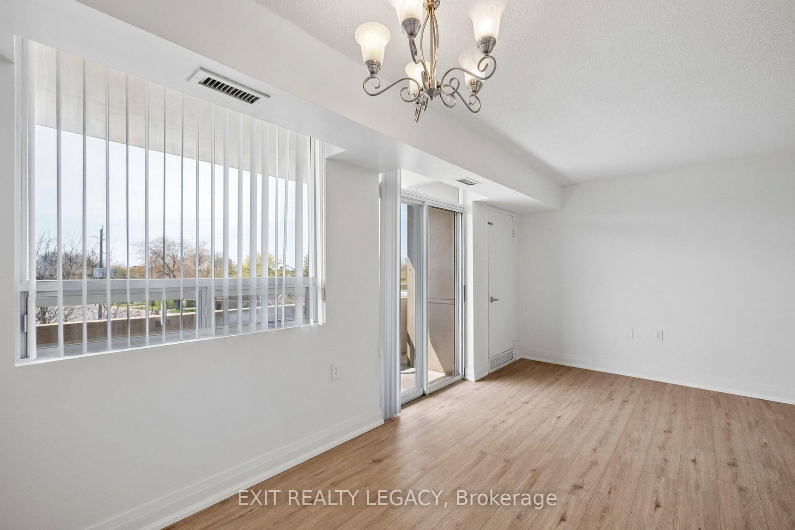 555 Wilson Hts Boulevard, Unit 304 - Photo 19