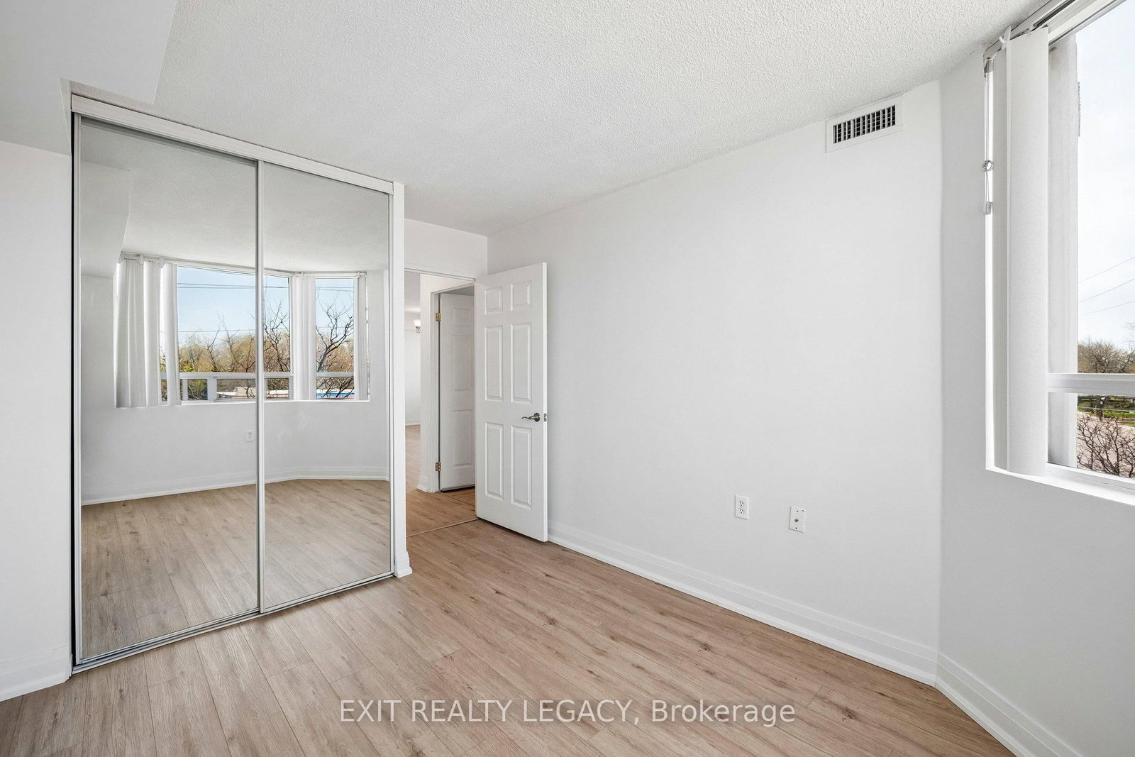 555 Wilson Hts Boulevard, Unit 304 - Photo 36