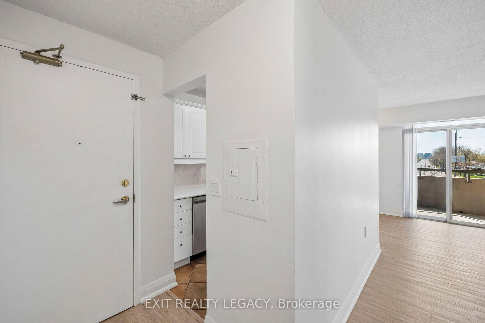 555 Wilson Hts Boulevard, Unit 304 - Photo 9