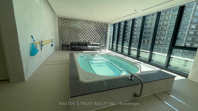 207 - 575 bloor Street E