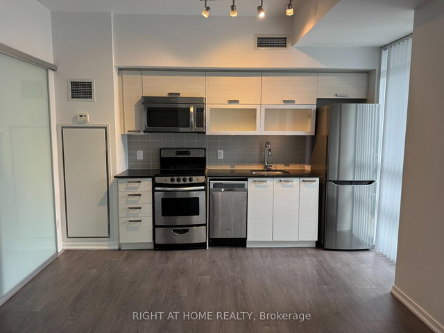 1227 - 68 Abell Street