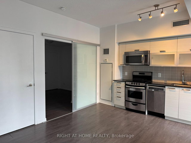 1227 - 68 Abell Street