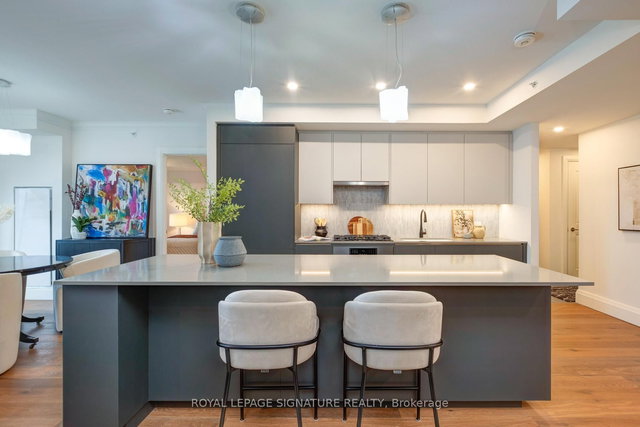 303 - 285 Avenue Road