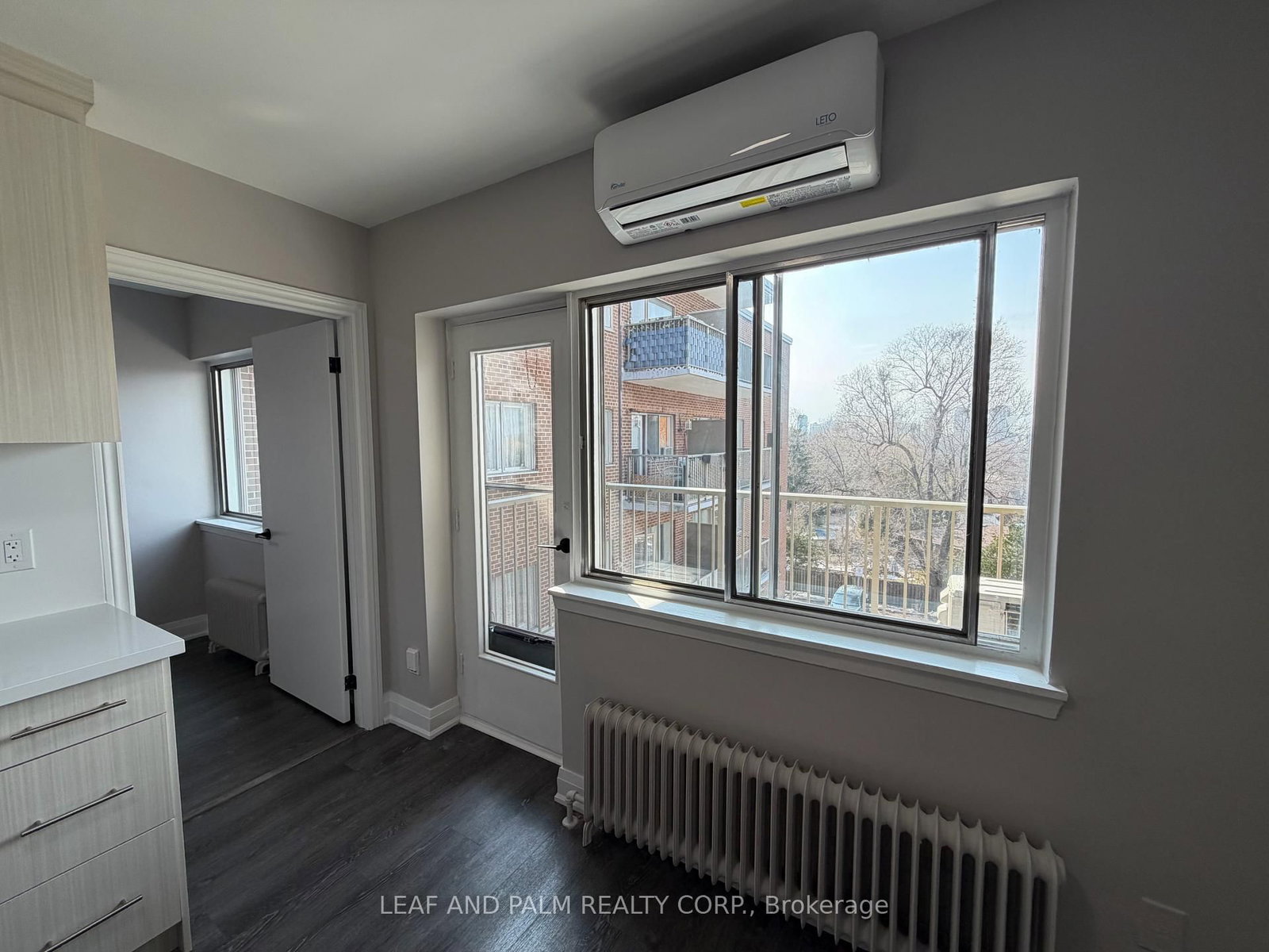 1698 Victoria Park Avenue - Photo 3