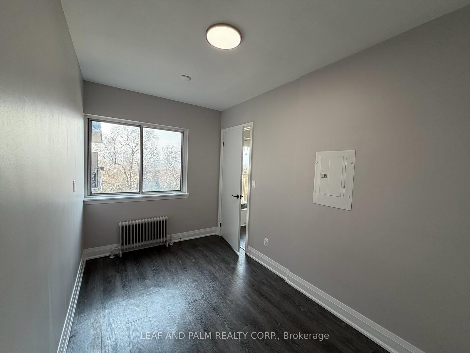 1698 Victoria Park Avenue - Photo 5