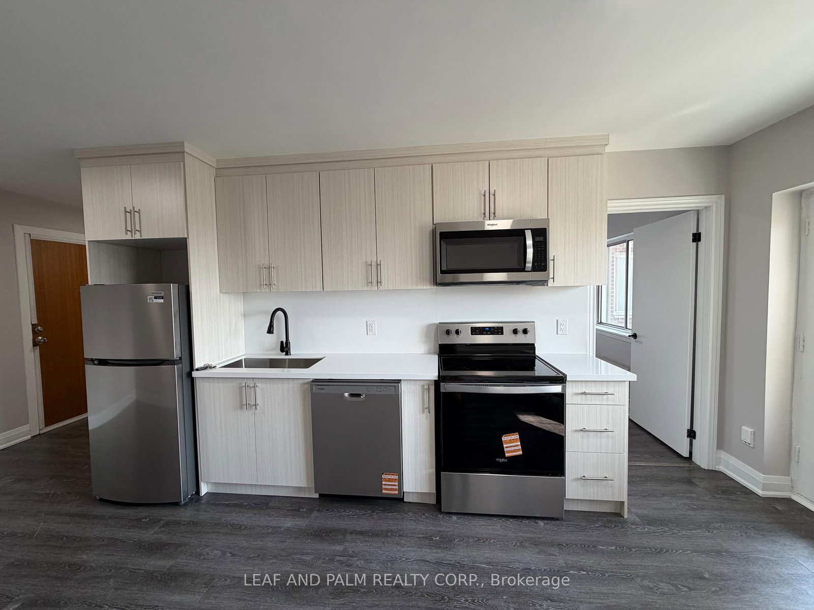 1698 Victoria Park Avenue - Photo 9