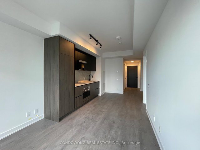 4207 - 108 Peter Street