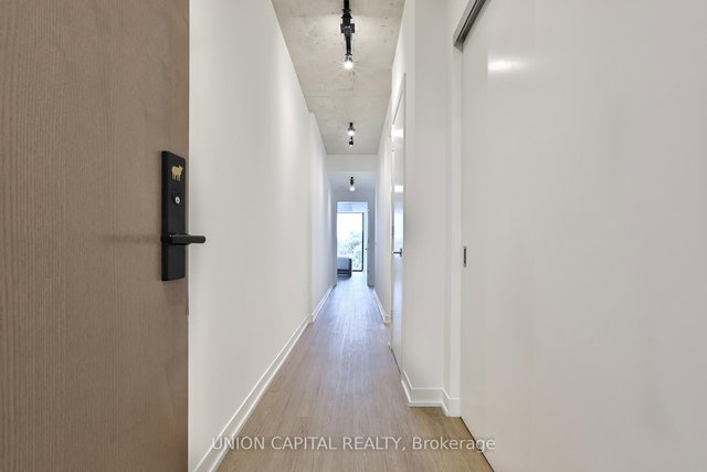 402 - 195 McCaul Street