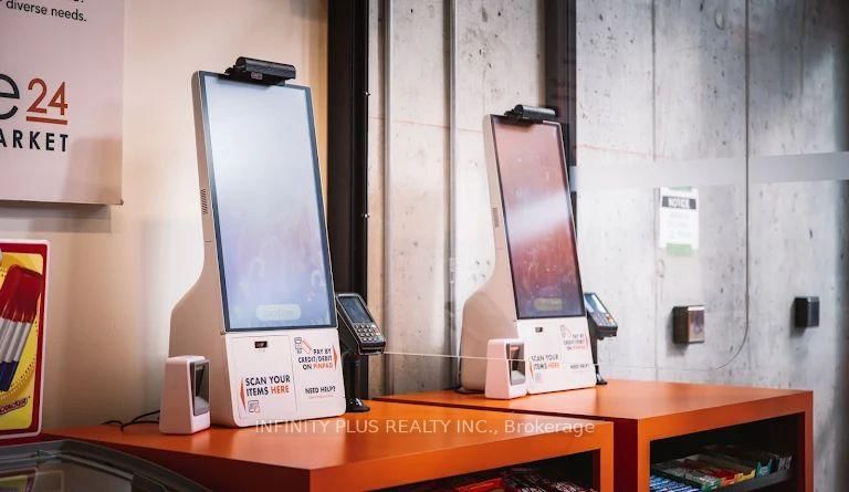 21 LAWREN HARRIS Sq, Toronto, M5A 3N1 | Image 2