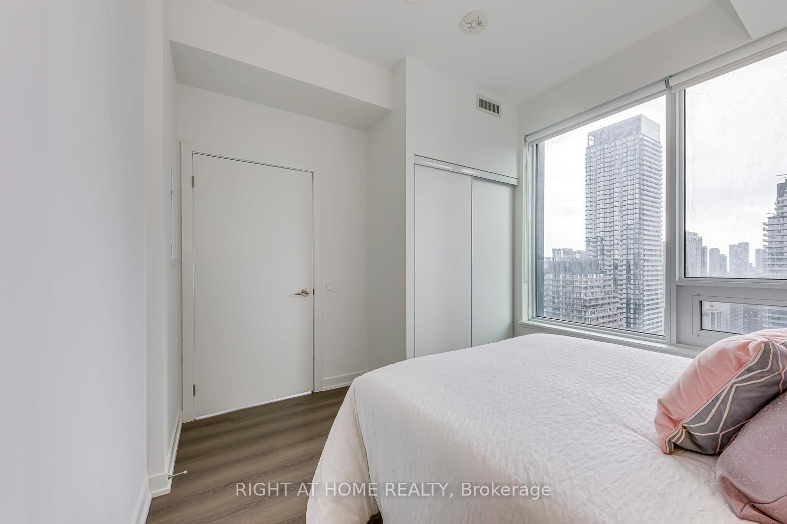 8 Wellesley Street W, Unit 3112 - Photo 21