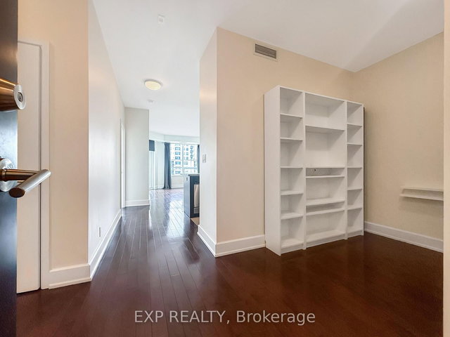 612 - 676 Sheppard Avenue E