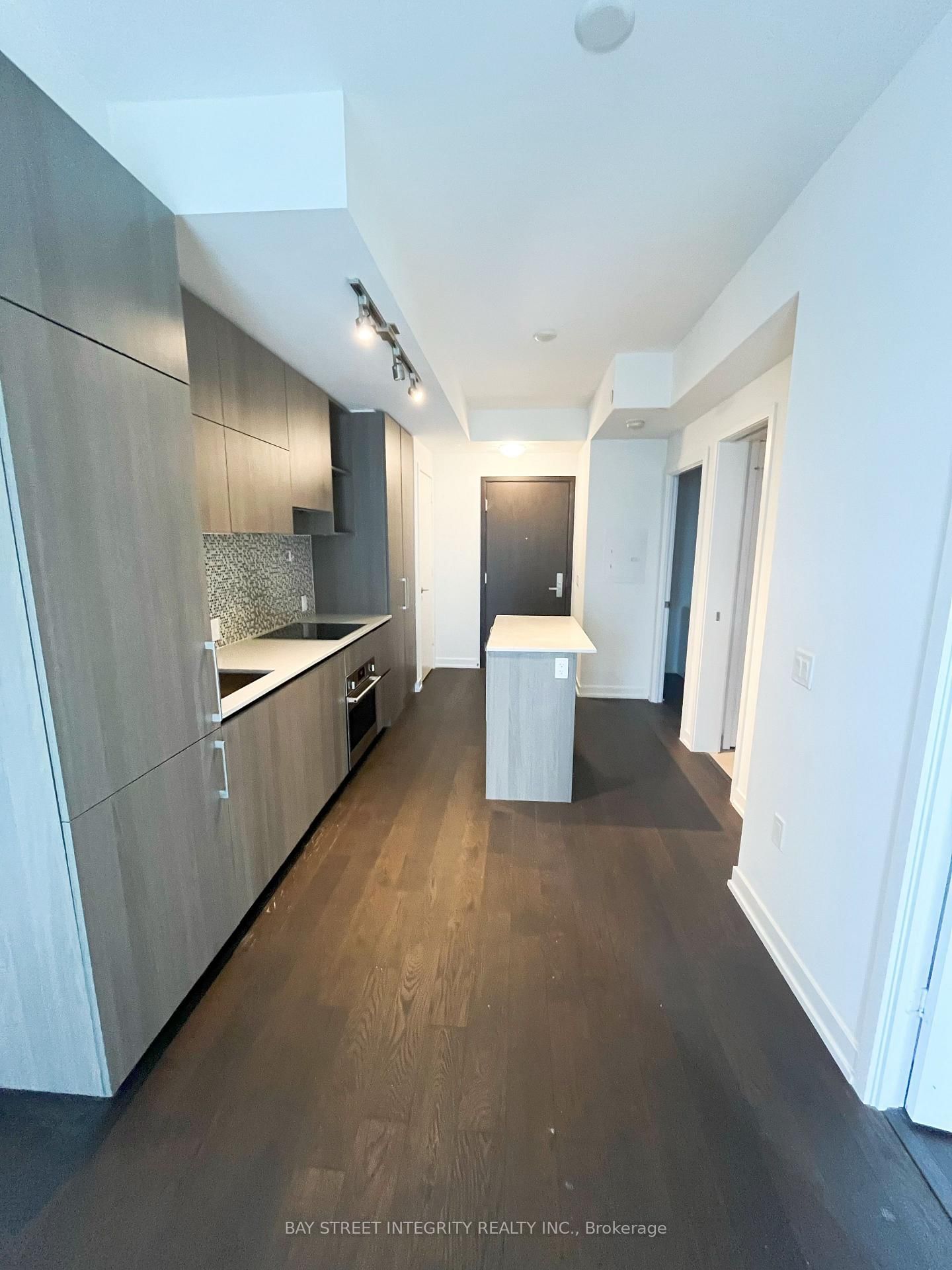 1 Yorkvile Avenue, Unit 3712 - Photo 4