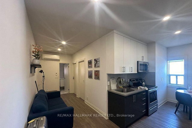 11 - 595 St Clair Avenue W