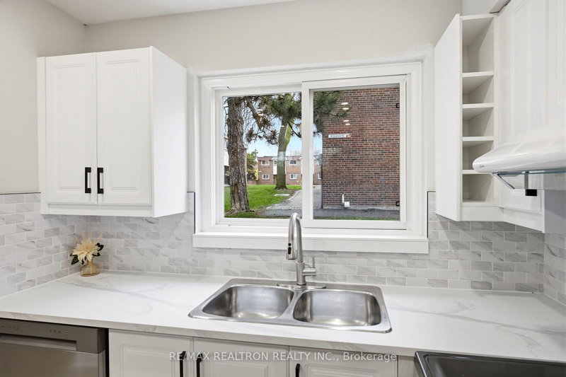 112 - 57 Godstone Rd, Toronto, M2J 3C8 | Image 3