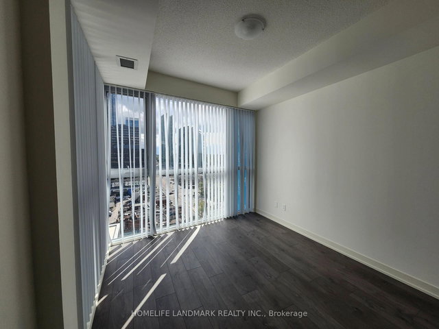 1007 - 4955 Yonge Street