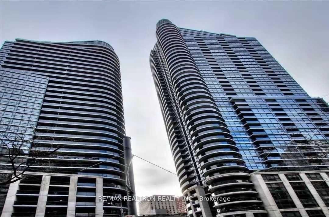21 Carlton Street, Unit 510