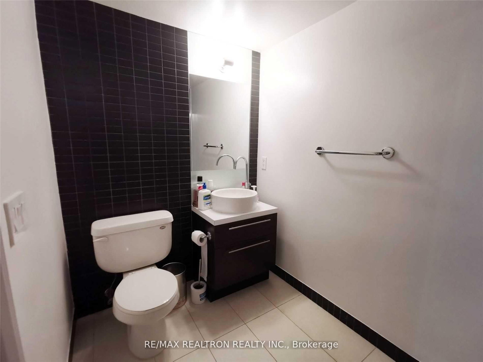 21 Carlton Street, Unit 510 - Photo 17
