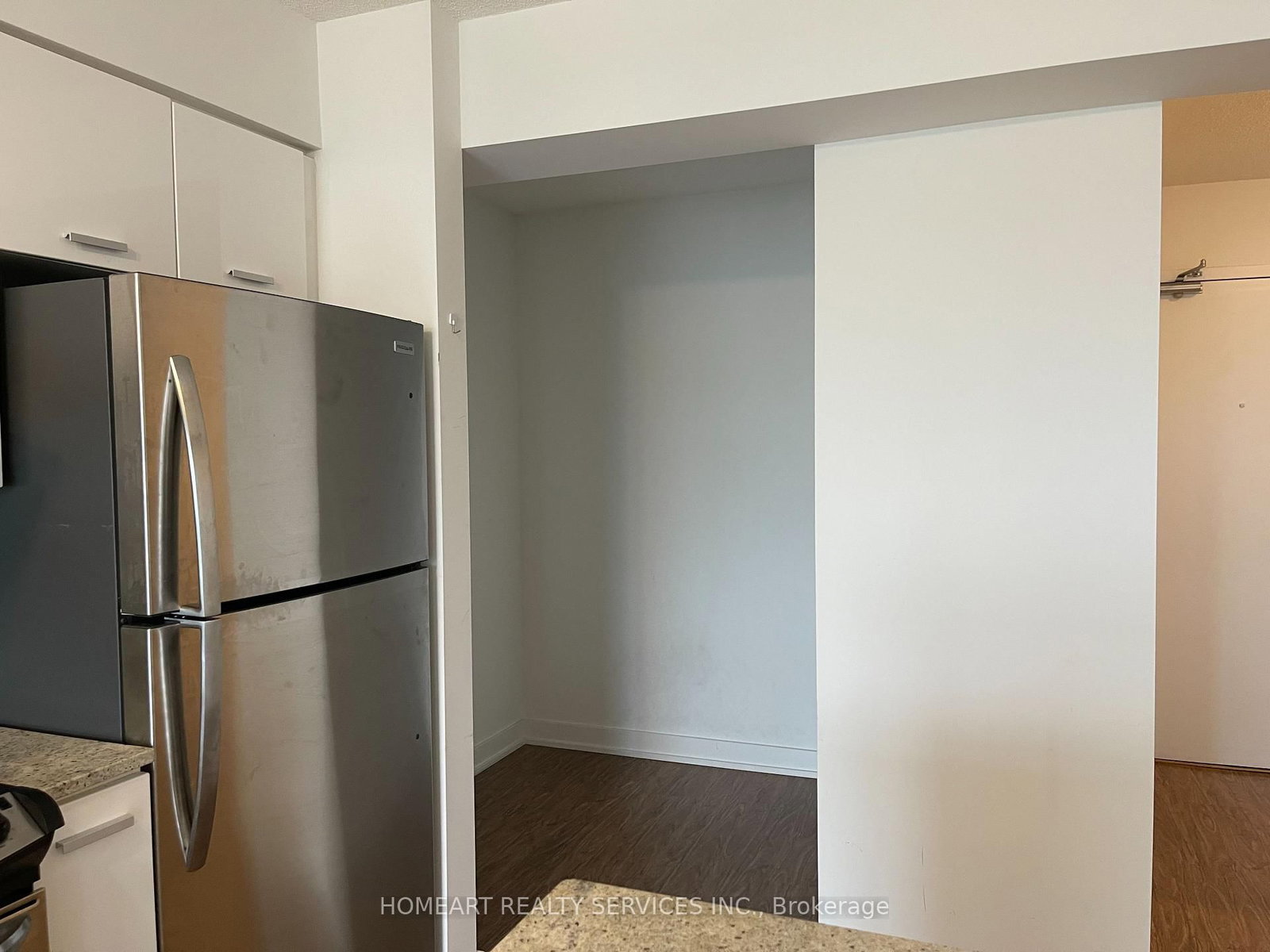 29 Singer Court, Unit 810