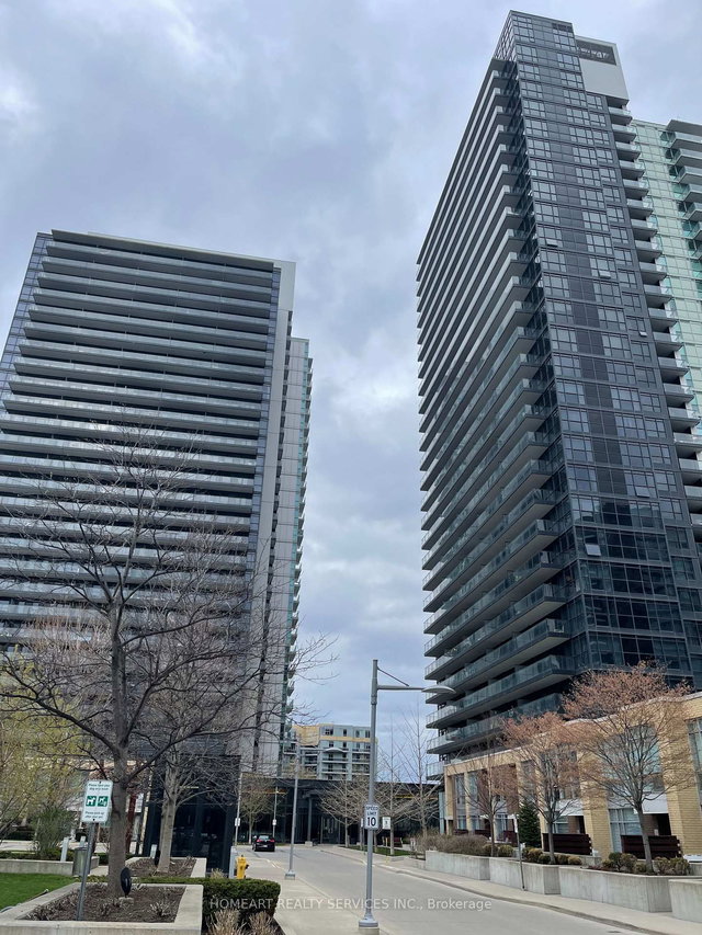 810 - 29 Singer Court