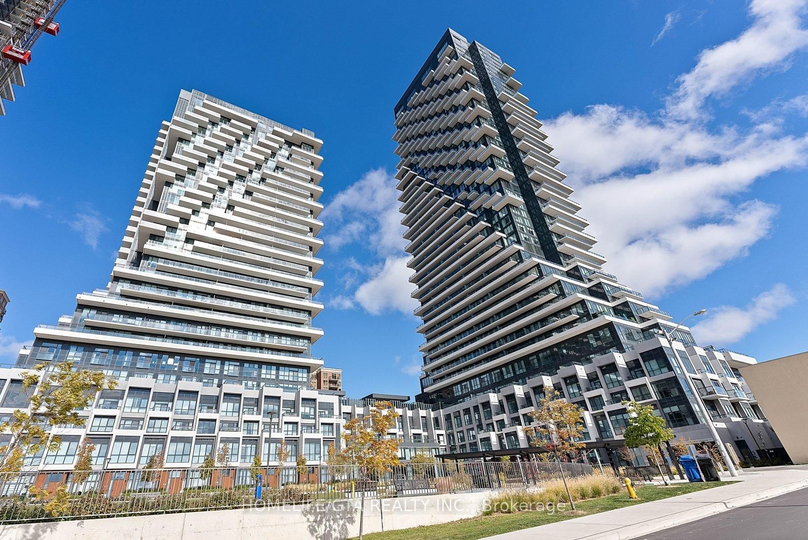20 Inn On The Park Drive, Unit 939