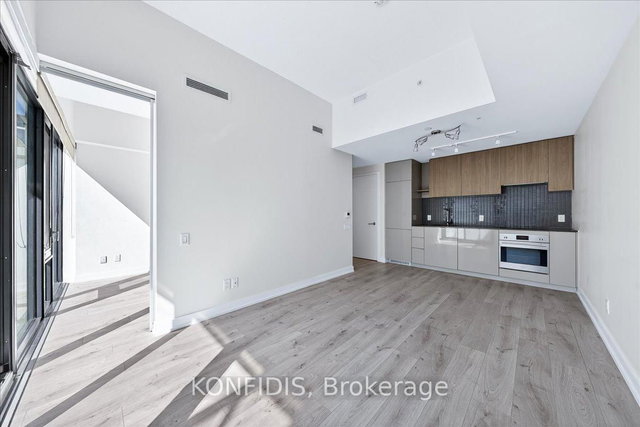 732 - 161 Roehampton Avenue