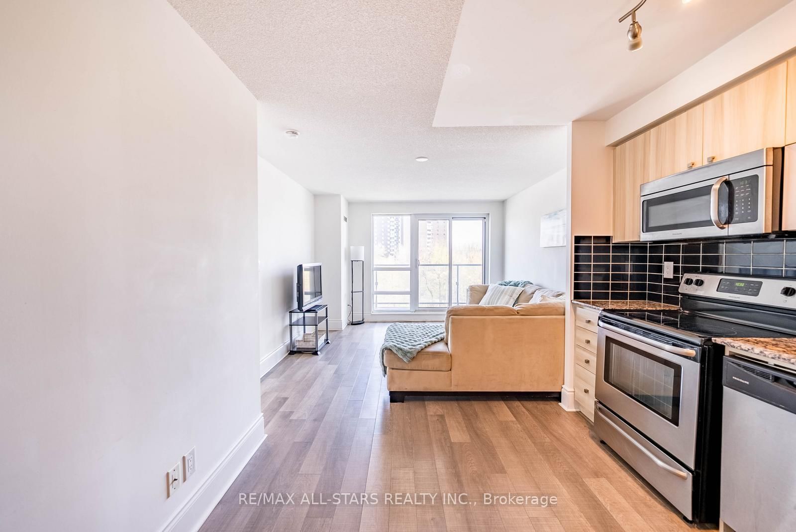 2015 Sheppard Avenue E, Unit 407 - Photo 5