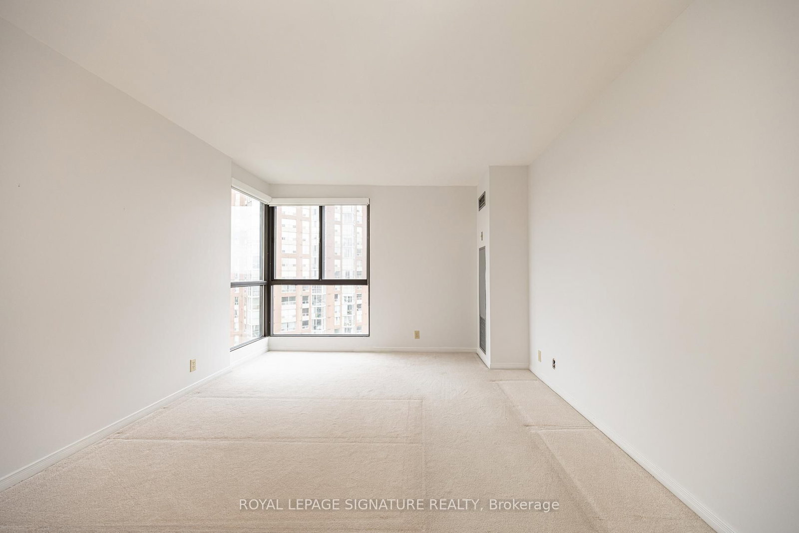 3 Concorde Place, Unit 2004 - Photo 27