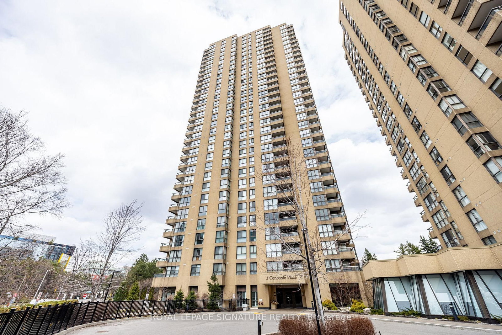 3 Concorde Place, Unit 2004 - Photo 44