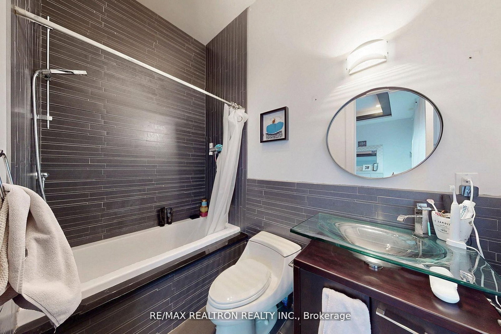 44 Tefley Road, Unit Main - Photo 22