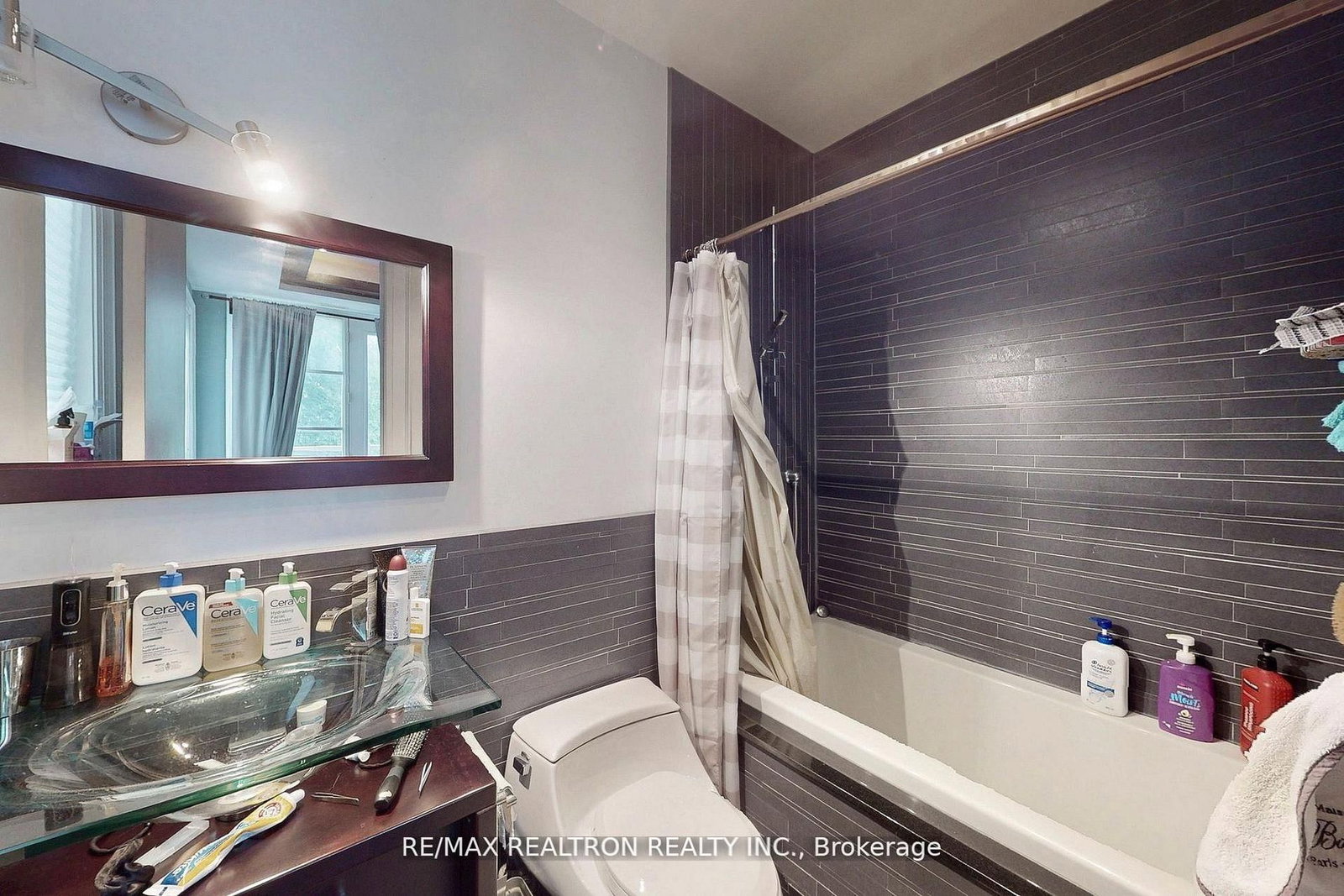 44 Tefley Road, Unit Main - Photo 26